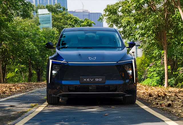 Mahindra XEV 9e First Drive: Style, Speed, and Safety Combined