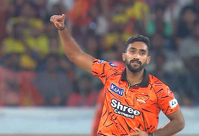 Eshan Malinga Powers SRH With Reverse Swing