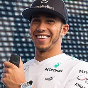 Hamilton’s Breakthrough Mercedes Shines in China Sprint Race